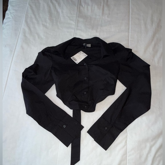 H&M Black Cropped Button-Down Shirt with back out. Woman’s Small - Picture 4 of 6